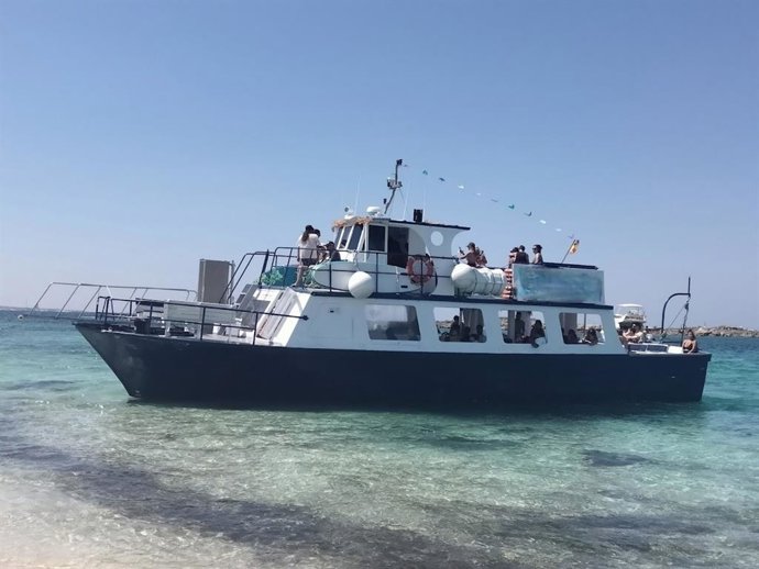 El Govern abre tres expedientes a empresas por realizar actividades en el Parque Natural de ses Salines