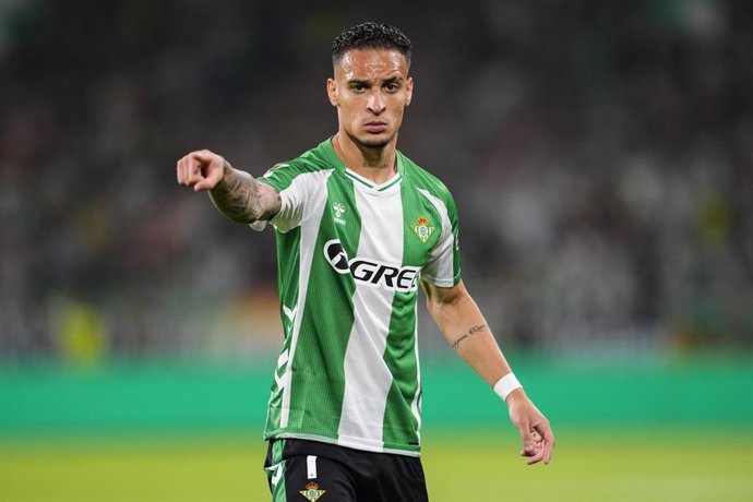 Archivo - Antony Dos Santos of Real Betis gestures during the Spanish league, LaLiga EA Sports, football match played between Real Betis and Real Sociedad at La Cartuja stadium on September 19, 2025, in Sevilla, Spain.