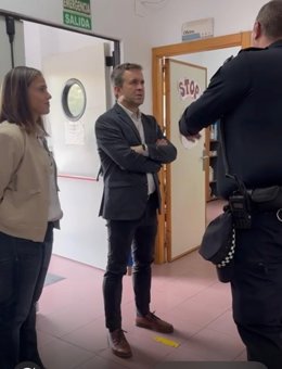 El alcalde de Jaén, Julio Millán, visita, junto a la concejala de Servicios Sociales, Ángeles Díaz de la Torre, el Centro Municipal de Acogida a la Persona Temporera.