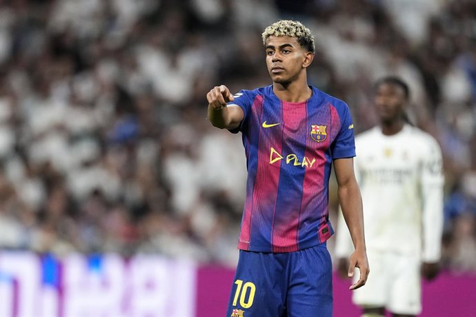Lamine Yamal of FC Barcelona gestures during the Spanish League, LaLiga EA Sports, football match played between Real Madrid C.F. and FC Barcelona at Santiago Bernabeu stadium on October 26, 2025, in Madrid, Spain.