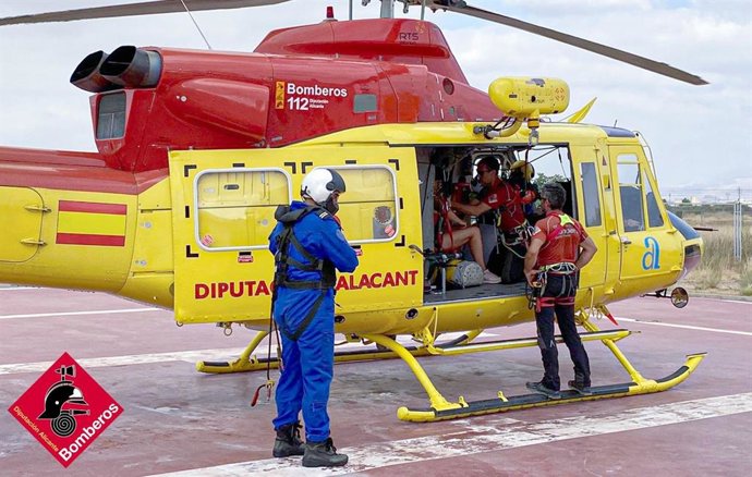 Archivo - Helicóptero del Consorcio de Bomberos de Alicante. Archivo.