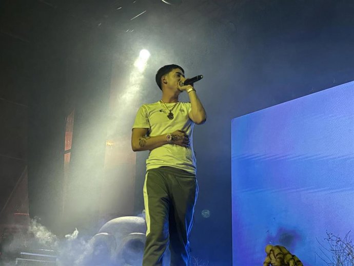 El artista Gloosito actúa en la Plaza de Las Ventas de Madrid, a 1 de noviembre de 2025.