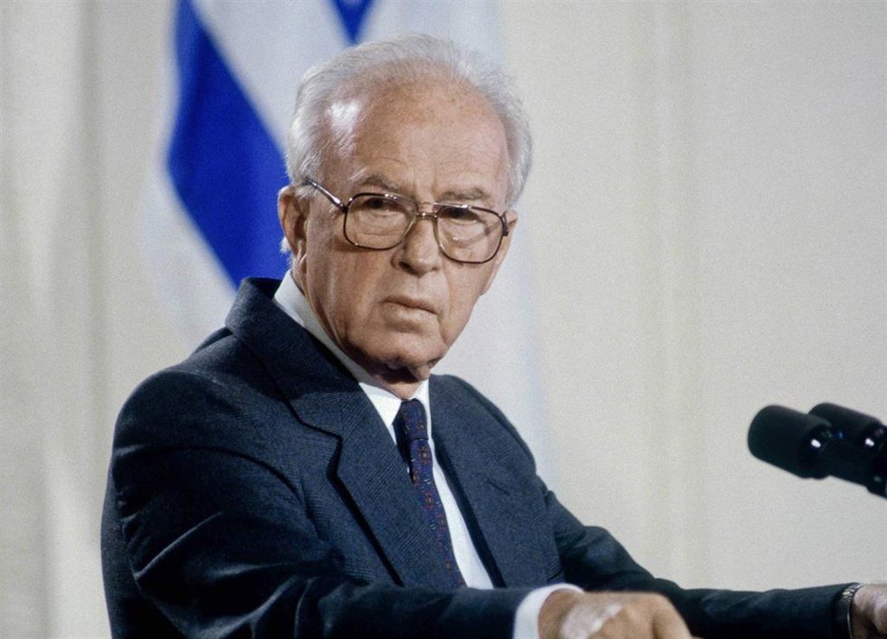 Archivo - El ex primer ministro de Israel, Isaac Rabin, en 1994 (archivo).