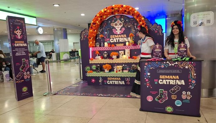 El aeropuerto de Madrid-Barajas celebra la Semana de la Catrina con un guiño a México