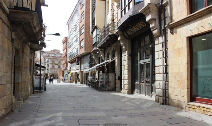 Archivo - Calle Mayor de Reinosa.-ARCHIVO