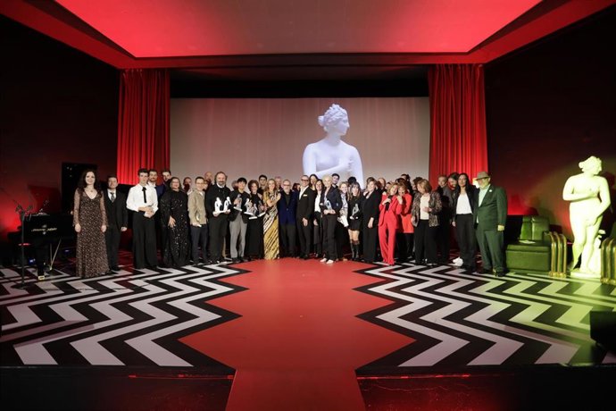 Foto de familia de la gala de clausura  del XXIX Festival de Cine de Fuentes.