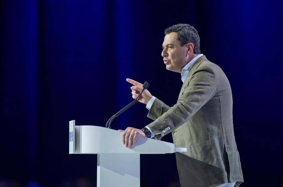 Archivo - El presidente de la Junta de Andalucía y del PP-A, Juanma Moreno