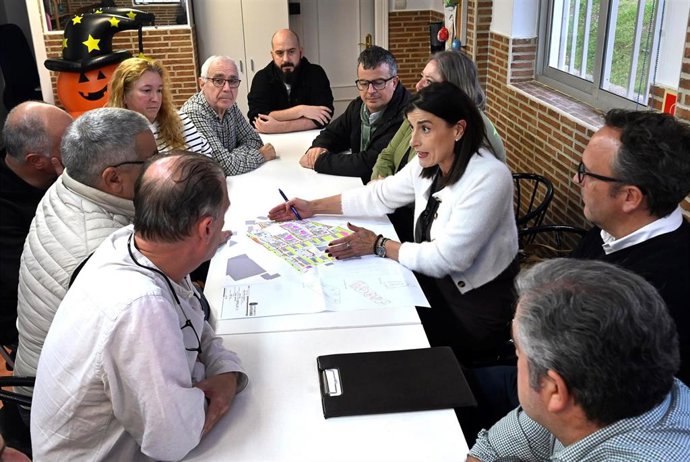 Igual presenta a los vecinos el proyecto de acondicionamiento de Santiago el Mayor y Pronillo por más de 3,2 millones