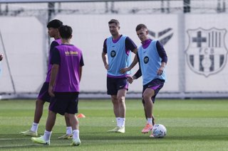 Dani Olmo and Robert Lewandowski during the training day of FC Barcelona ahead the Spanish League, La Liga EA Sports, football match against Elche CF at Ciudad Esportiva Joan Gamper on November 01, 2025 in Sant Joan Despi, Barcelona, Spain.