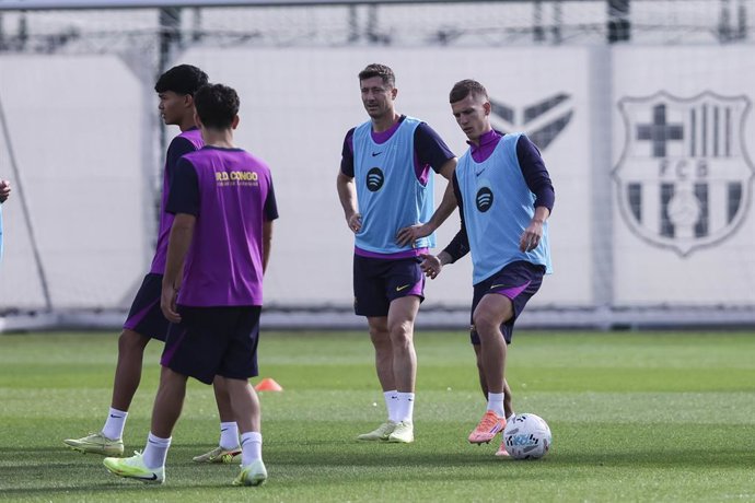 Dani Olmo and Robert Lewandowski during the training day of FC Barcelona ahead the Spanish League, La Liga EA Sports, football match against Elche CF at Ciudad Esportiva Joan Gamper on November 01, 2025 in Sant Joan Despi, Barcelona, Spain.