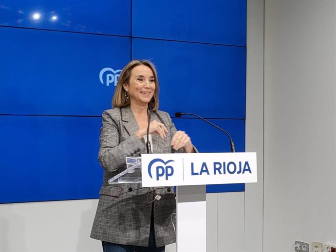 La vicesecretaria de Regeneración Institucional del PP, Cuca Gamarra, en comparecencia de prensa en Logroño