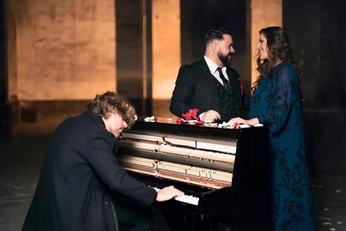 El compositor JM Mantecon presenta la canción 'Y quise volar', del documental 'Antonio el Bailarín de España'.