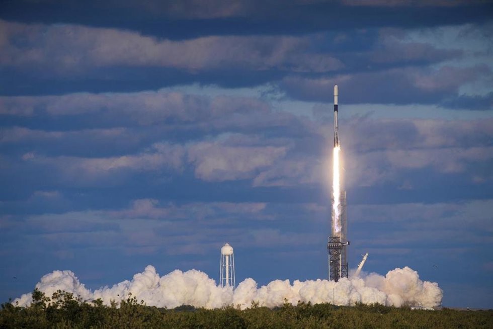 Archivo - Imagen de archivo del despegue desde Florida de un satélite espía surcoreano 