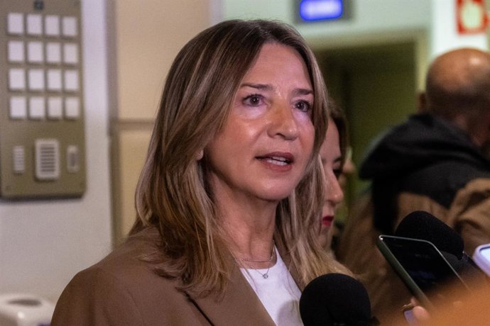 A porta-voz do PP no Senado, Alicia García, em sua chegada à Comissão de Inquérito sobre o "caso Koldo", no Senado, em 30 de outubro de 2025, em Madri (Espanha). Sánchez, comparece perante a comissão de inquérito sobre contratos, licenças, etc.