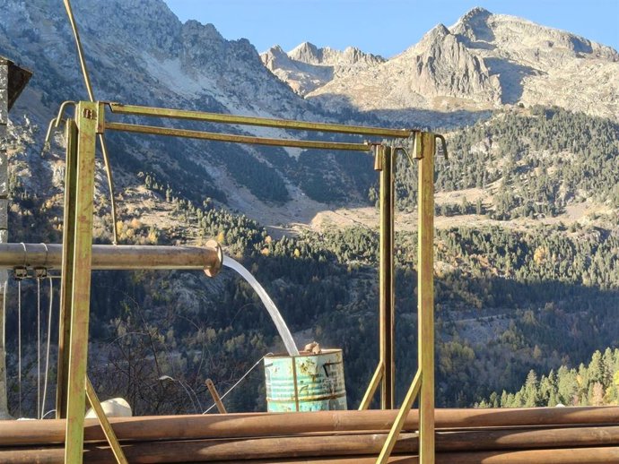 Zona del Balneario de Benasque donde se han llevado a cabo las catas para determinar una estimación del caudal de agua termal existente  de cara a una posible reapertura del centro bajo el nombre de 'Benasque, Villa Termal'.