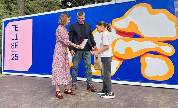 Entrega de los premios del II Certamen Escolar Literario de Felise 2025.