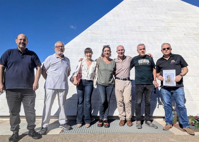 Con Málaga junto al Panteón de la Memoria.