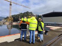 Recogido un 75% del vertido de 100 toneladas de aceite de palma en Vigo, ya "confinado y controlado"