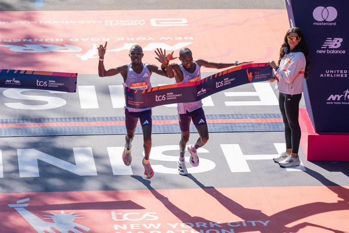 Benson Kipruto y  Alexander Mutiso, llegada Maratón Nueva York