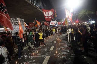 Protesta tras la muerte de 121 personas durante una redada en Río de Janeiro