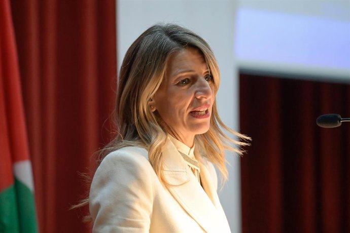 La vicepresidenta segunda del Gobierno y Ministra de Trabajo y Economía Social, Yolanda Díaz, inaugura la Asamblea del Sindicato de técnicos del Ministerio de Hacienda (Gestha) en el Paraninfo de la Universidad de A Coruña, a 23 de octubre de 2025, en A C