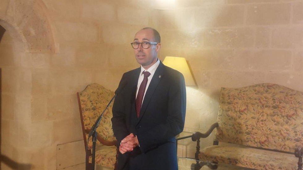 Archivo - El presidente del Consell de Formentera, Óscar Portas, comparece ante los medios.