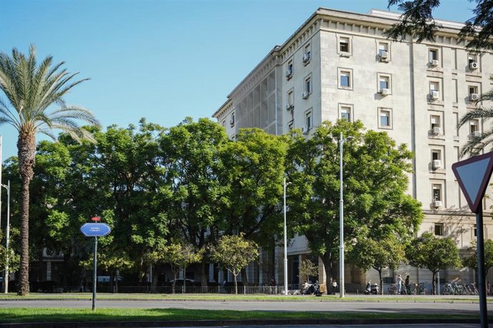 Vista exterior de la Audiencia de Sevilla.