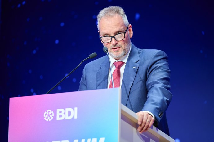 25 September 2025, Berlin: Michael Schoellhorn, Managing Director of Airbus Defense and Space and BDLI President Federal Association of the German Aerospace Industry, speaks at the Space Congress under the motto "NewSpace.