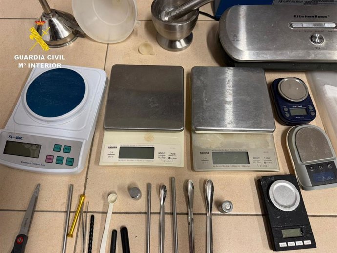 Básculas empleadas para preparar las dosis individuales de los estupefacientes.