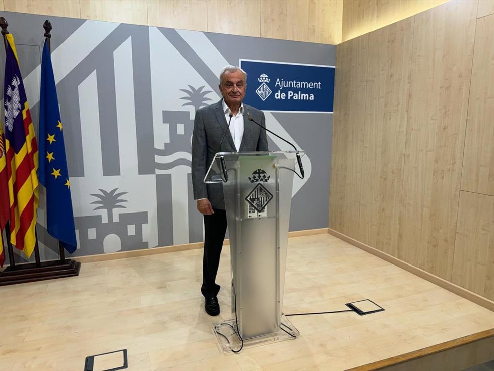 Archivo - El líder de Vox en Palma, Fulgencio Coll, en rueda de prensa.