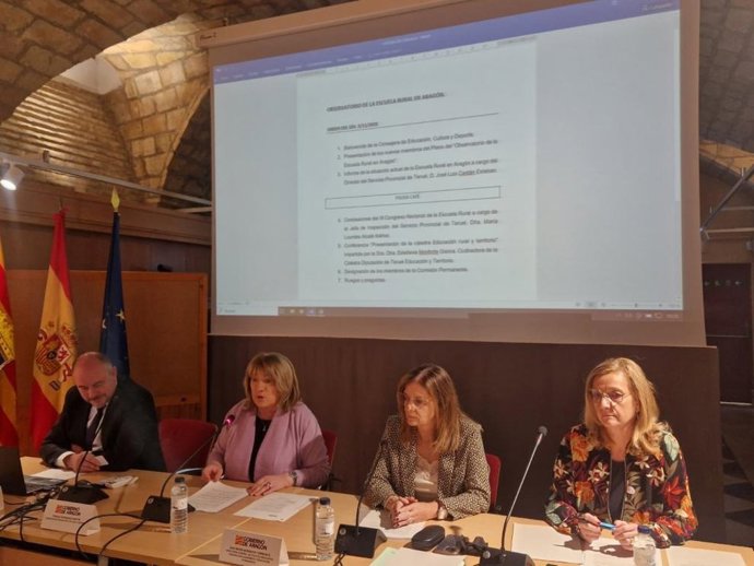 L Observatorio de la Escuela Rural  ha estado presidido  por la consejera de Educación, Tomasa Hernández.