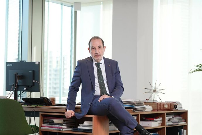 Archivo - El conseller de Justicia, Ramon Espadaler, en una imagen de archivo durante una entrevista con Europa Press