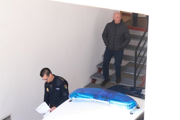 Archivo - El jefe del Servicio de Carreteras de la Consejería de Obras Públicas, M. A. D., a su llegada al Complejo Judicial de Las Salesas, a 24 de febrero de 2023, en Santander, Cantabria (España). 