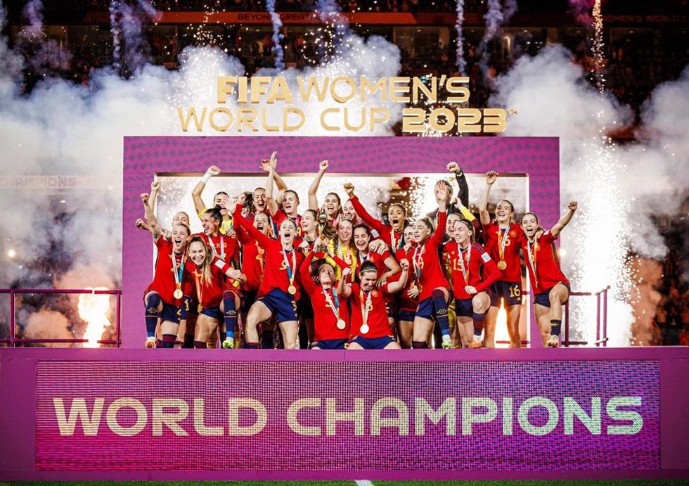 Archivo - La selección española femenina celebrando el Mundial de 2023