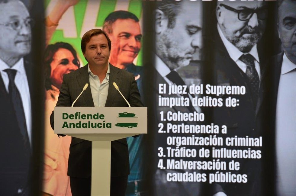 El secretario general del PP-A, Antonio Repullo, este lunes en rueda de prensa en la sede regional.