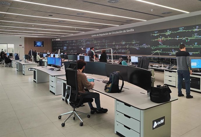 Las salas de puestos de control del CRC de Sevilla.