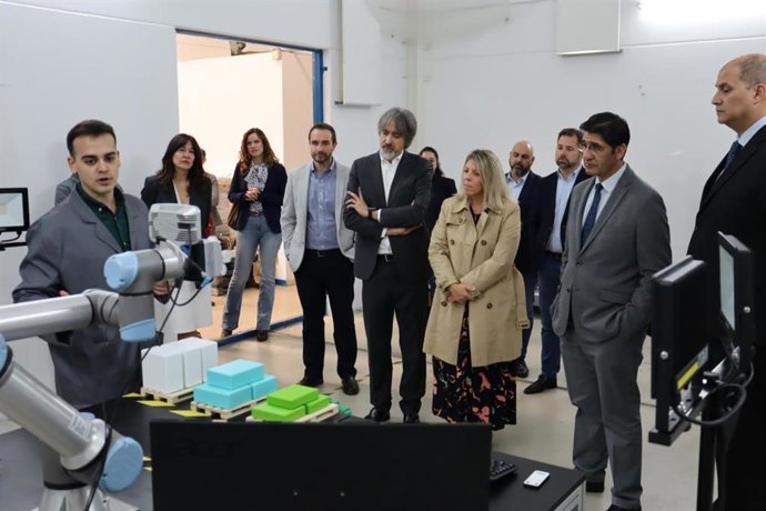El vicepresidente segundo, José Manuel Caballero, en el ITECAM para presentar el proyecto de nueva sede.