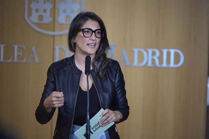 La portavoz de Más Madrid en la Asamblea de Madrid, Manuela Bergerot, durante una rueda de prensa tras el pleno de la Asamblea de Madrid.