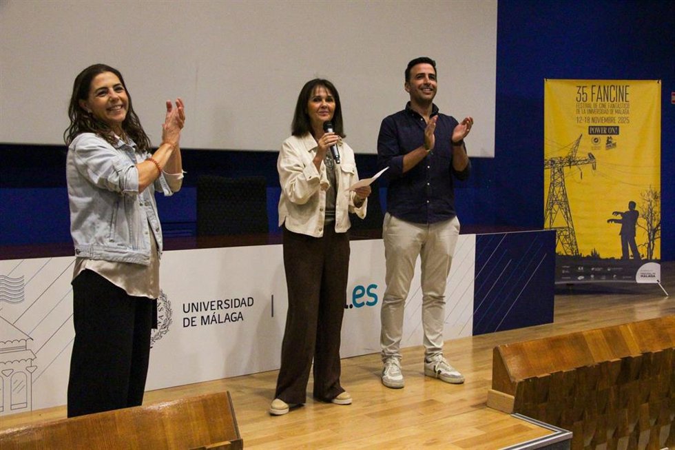 En la jornada inaugural del proyecto pedagógico de Fancine han intervenido el diputado de Educación y Juventud, José Santaolalla, y la vicerrectora de Cultura de la UMA, Rosario Gutiérrez