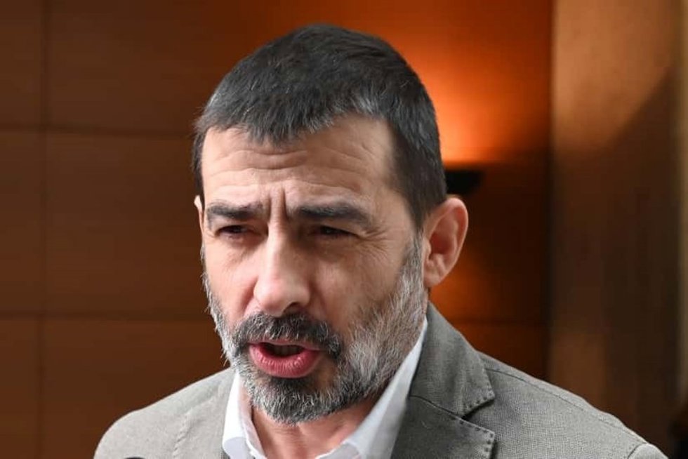 Archivo - El portavoz de IU, Álvaro Sanz