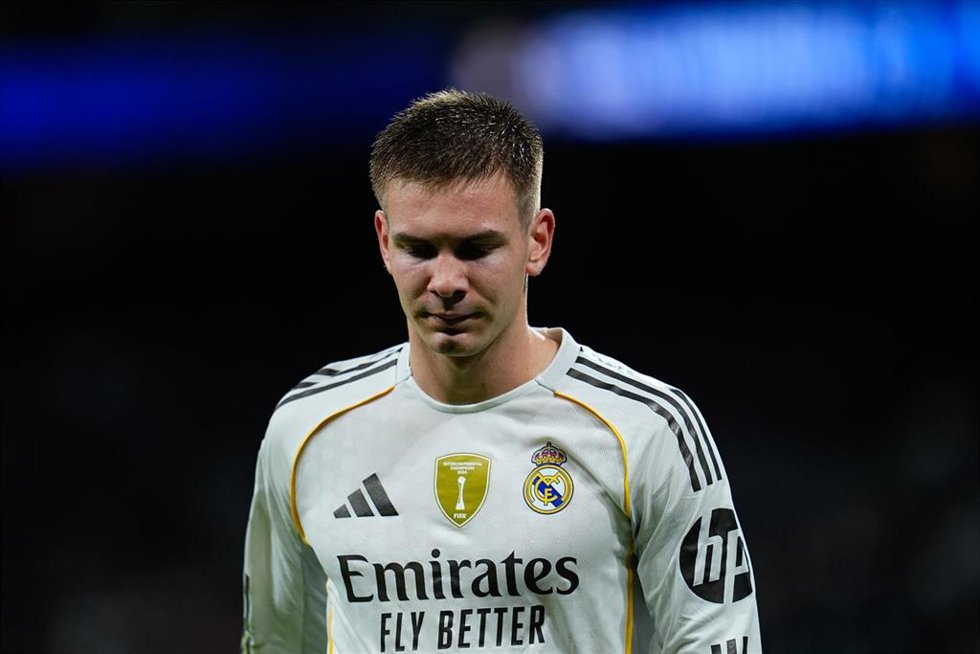 El argentino Franco Mastantuono (Real Madrid CF), ante el Valencia en LaLiga EA Sports 2025-26.
