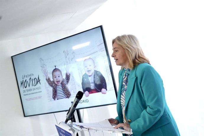 La vicealcaldesa, Inma Sanz, durante la presentación de las nuevas ayudas por nacimiento y adopción.