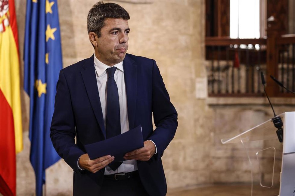 El presidente de la Generalitat valenciana, Carlos Mazón, durante una declaración institucional, en el Palau de la Generalitat, a 3 de noviembre de 2025, en Valencia, Comunidad Valenciana (España). Durante su comparecencia, Mazón ha anunciado su dimisió