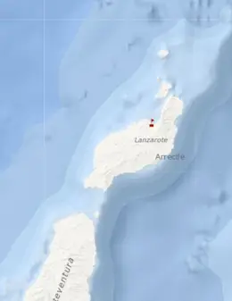 Zona donde se busca al bañista desaparecido en la playa de Famara, en Lanzarote