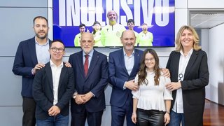 De izquierda a derecha, Fran Soto, presidnete del CTA; Javier Tebas, presidente de LaLiga; Rafael Louzán, presidente de la RFEF; y Conxita Esteve, miembro de la junta directiva de la RFEF y responsable de 'Be my Referee'.
