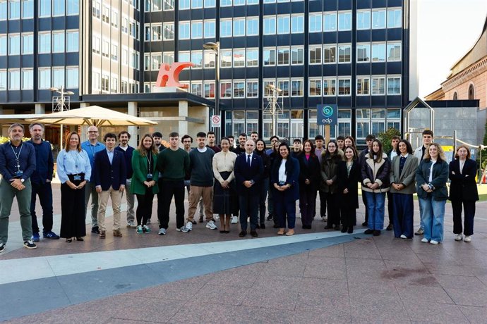 Acto de bienvenida que EDP ha dado a los treinta estudiantes de la Universidad de Oviedo que hoy inician una nueva etapa formativa en la compañía energética gracias a las Becas Martín González del Valle.