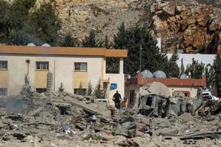 Daños por un bombardeo del Ejército de Israel contra una cementera en Líbano a pesar del alto el fuego pactado en noviembre de 2024 (archivo)