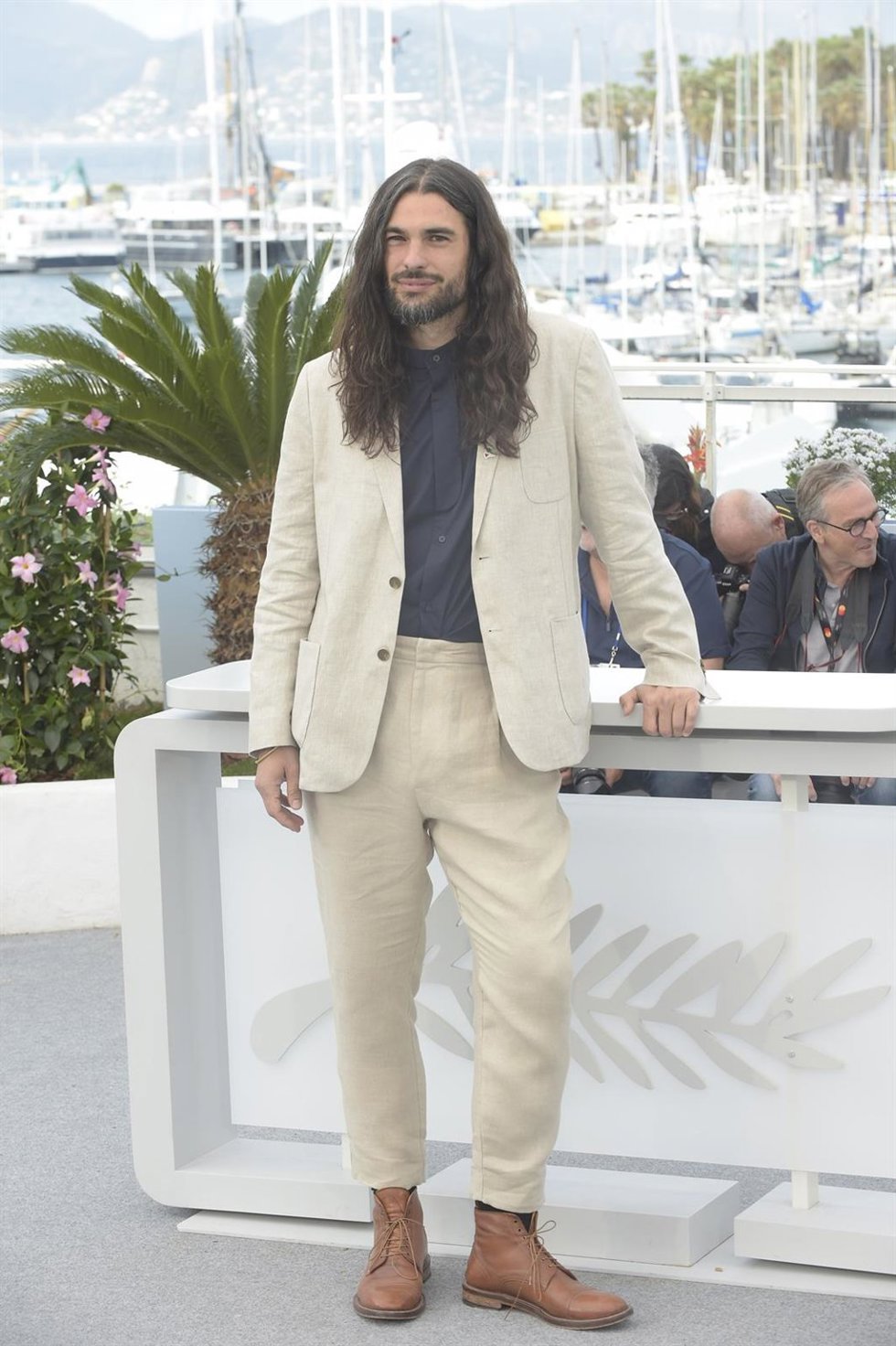Archivo - CANNES, FRANCE - MAY 16: Óliver Laxe during the "Sirt" photocall at the 78th annual Cannes Film Festival at Palais des Festivals on May 16, 2025 in Cannes, France