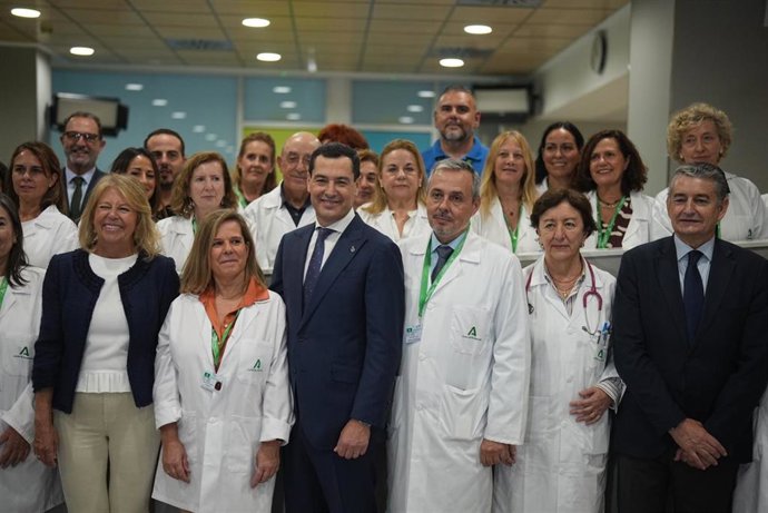 El presidente de la Junta de Andalucía, Juanma Moreno, en la inauguración del centro de salud Ricardo Soriano de Marbella (Málaga).