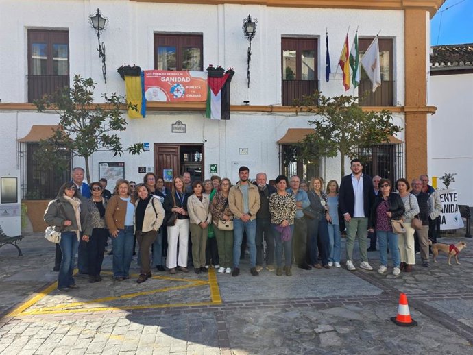 El alcalde de Moclín, Marco Pérez, en el centro en la imagen